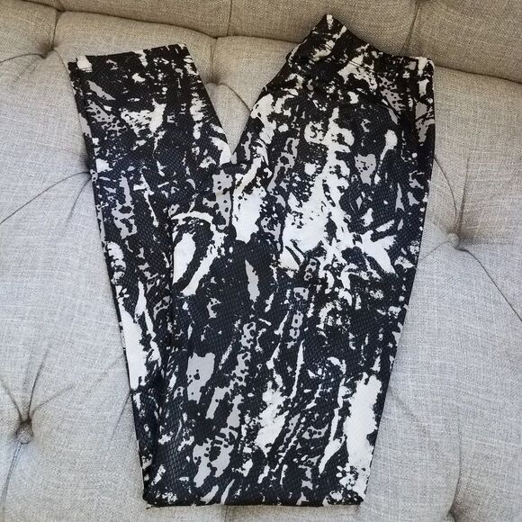 INC leggings NWOT - Picture 1 of 3